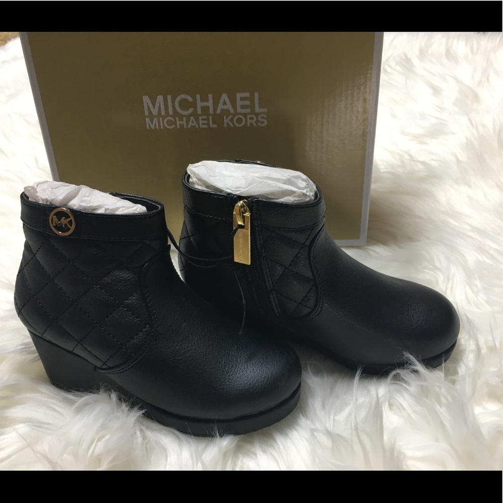 NIB MICHAEL KORS QUILTED LEATHER BOOTS